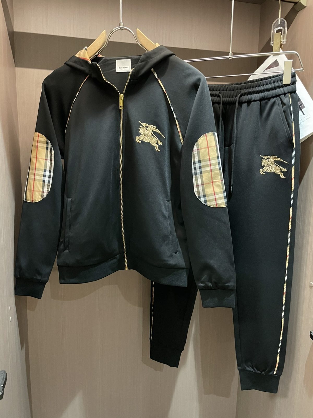 870616630e0548995aff18d9f6cc2332_1741850297_8652.jpg 870616630e0548995aff18d9f6cc2332_1741850297_8652.jpg