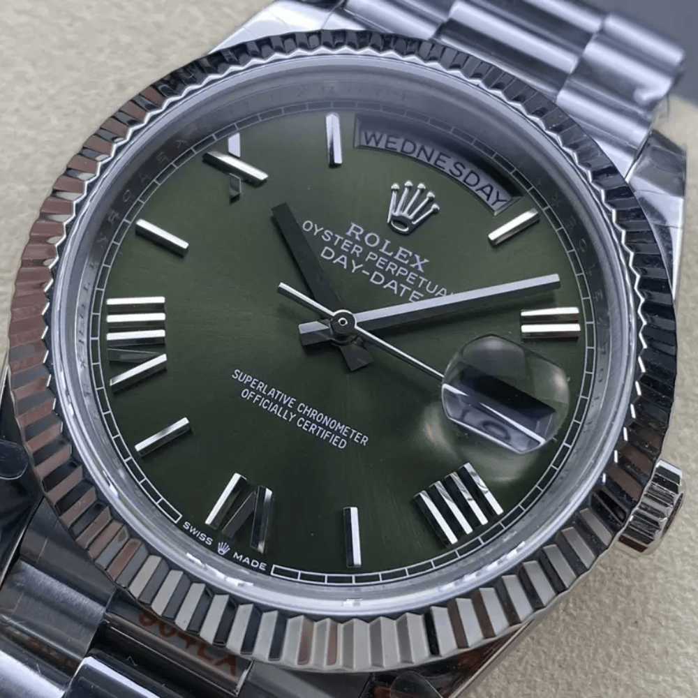 롤렉스 데이데이트 올리브그린 로만 다이얼 화이트골드 40mm 228239