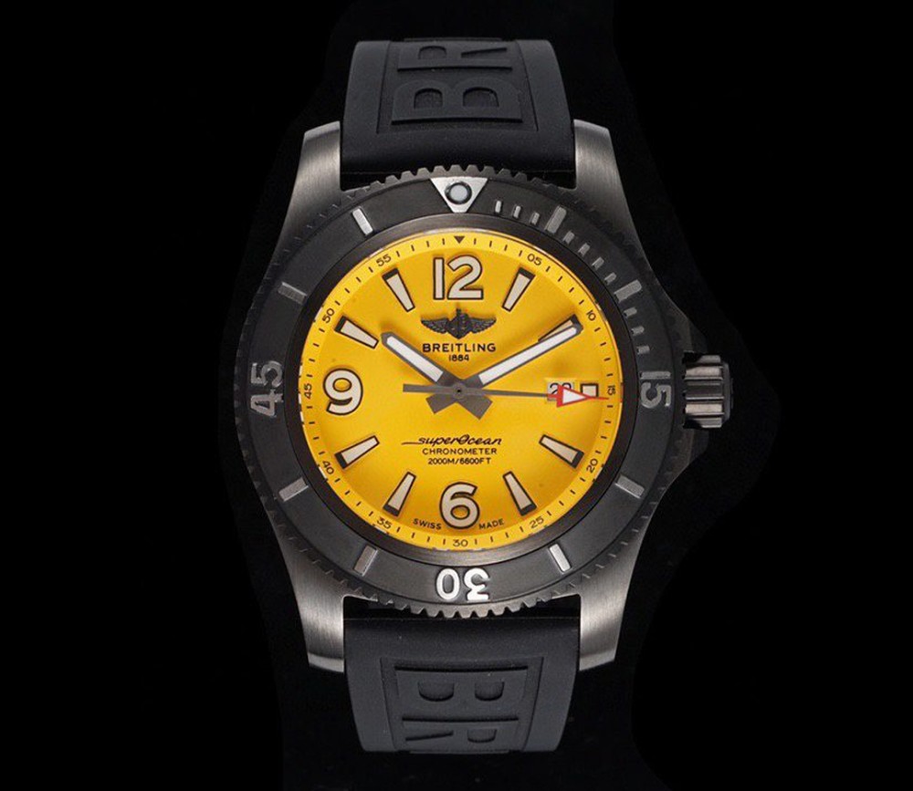 브라이틀링 슈퍼오션 옐로우 다이얼 세라믹 베젤 러버 스트랩 46mm M17368D71I1S2