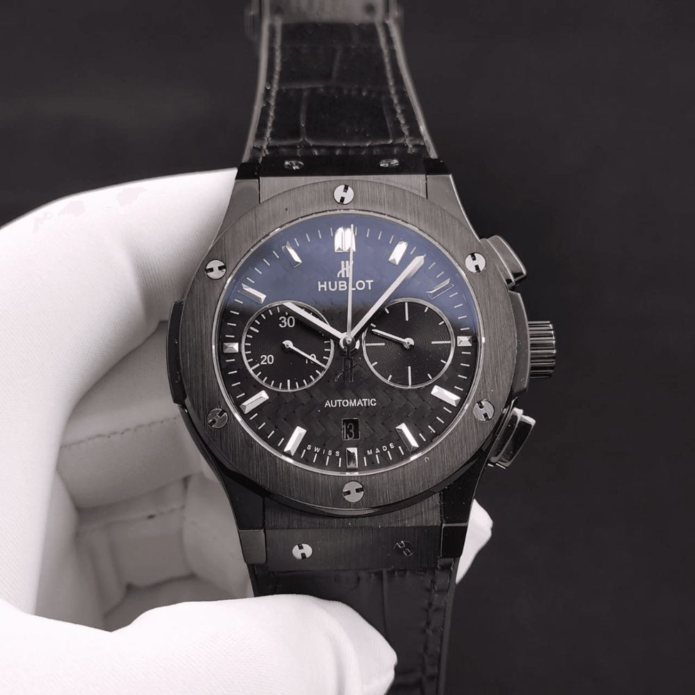 위블로 클래식 퓨전 크로노그래프 카본 블랙 다이얼 세라믹 가죽 스트랩 45mm 521.CM.1171.RX