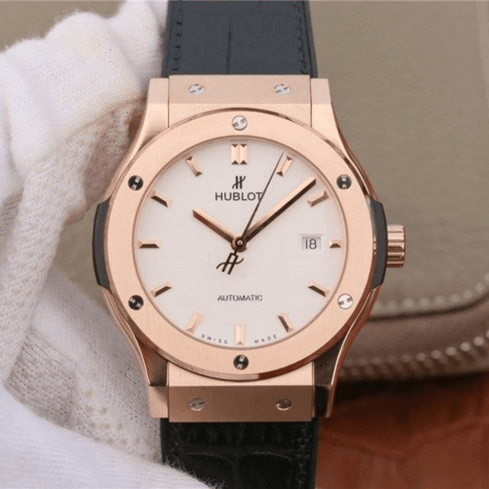 위블로 클래식 퓨전 킹 골드 화이트 다이얼 러버 스트랩 42mm 542.OX.2611.LR