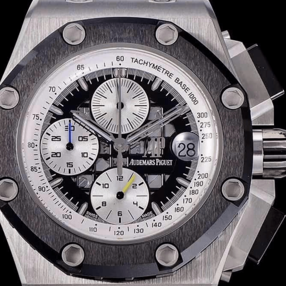 오데마피게 로얄오크 오프쇼어 블랙/화이트 다이얼 스틸 블랙 가죽스트랩 42mm 26078IO