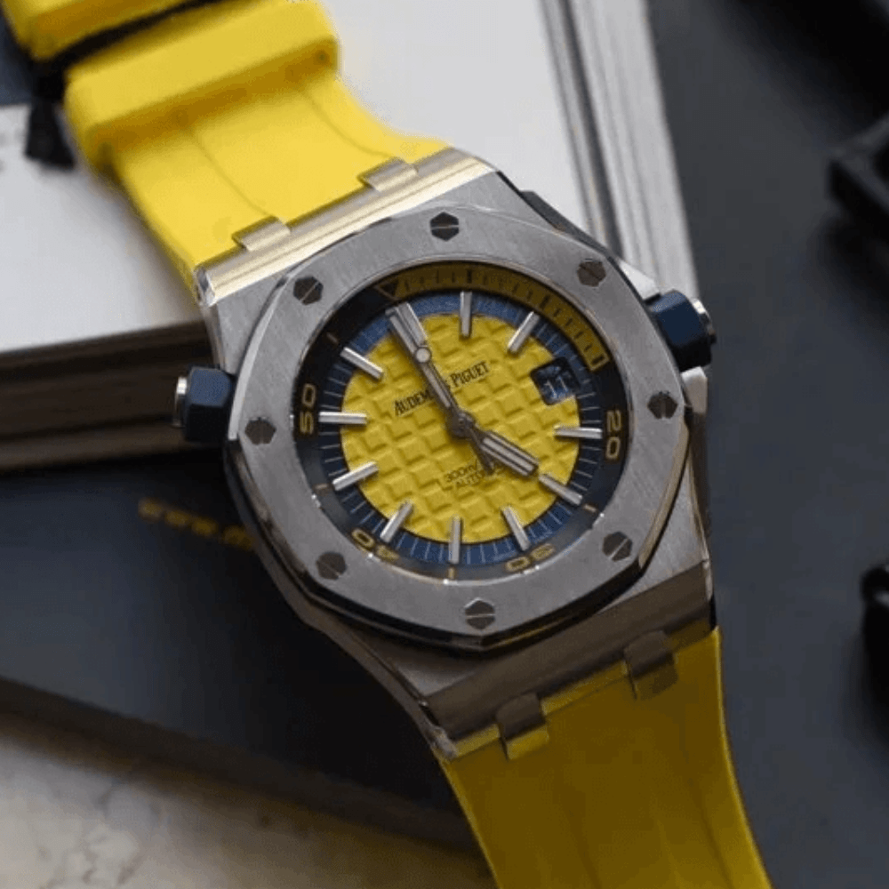 오데마피게 로얄오크 오프쇼어 다이버 옐로우 다이얼 러버 스트랩 42mm 15710ST