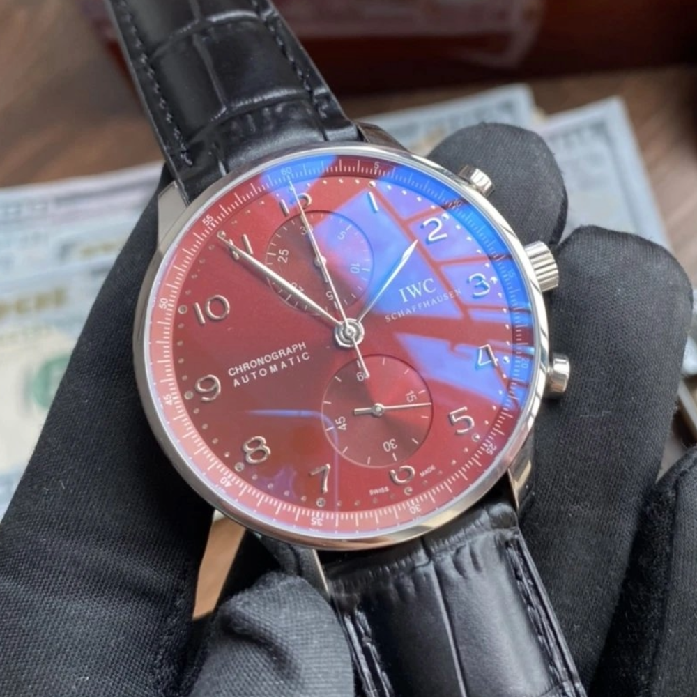 IWC 포르투기저 크로노그래프 레드 다이얼 150주년 기념 에디션 레더 스트랩 40mm IW371616