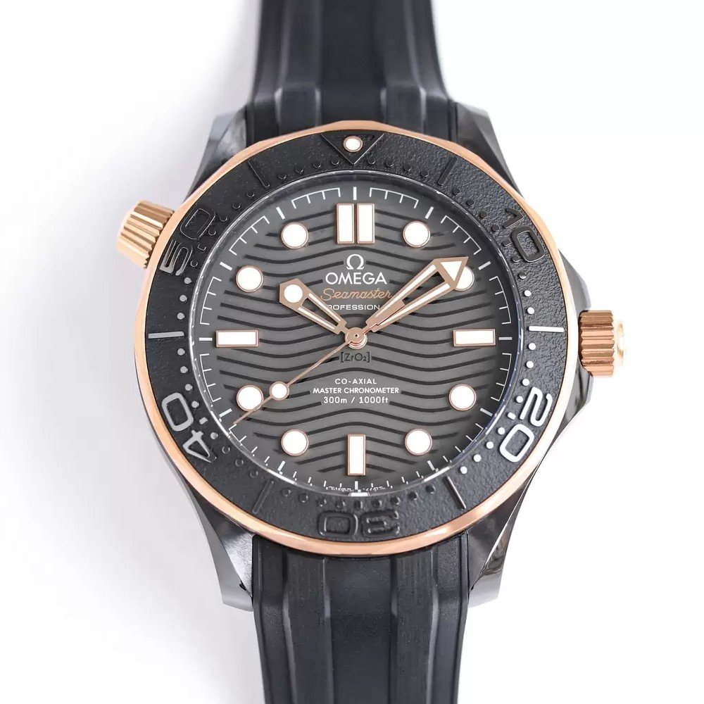 오메가 씨마스터 300M 코엑시얼 다이버 블랙 다이얼 로즈골드 43.5mm 210.62.44.20.01.001