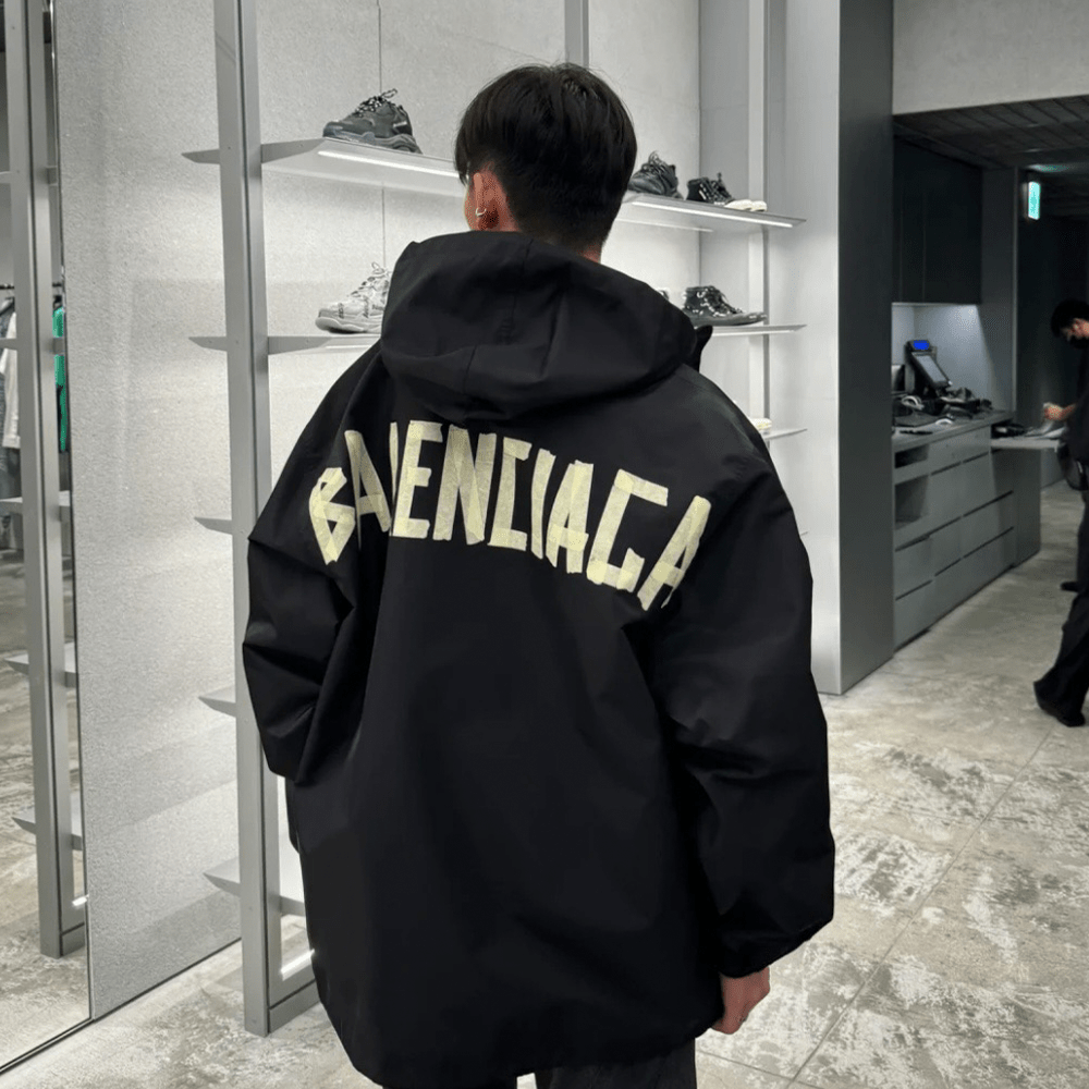 발렌시아가 24SS 테이핑 로고 윈드자켓