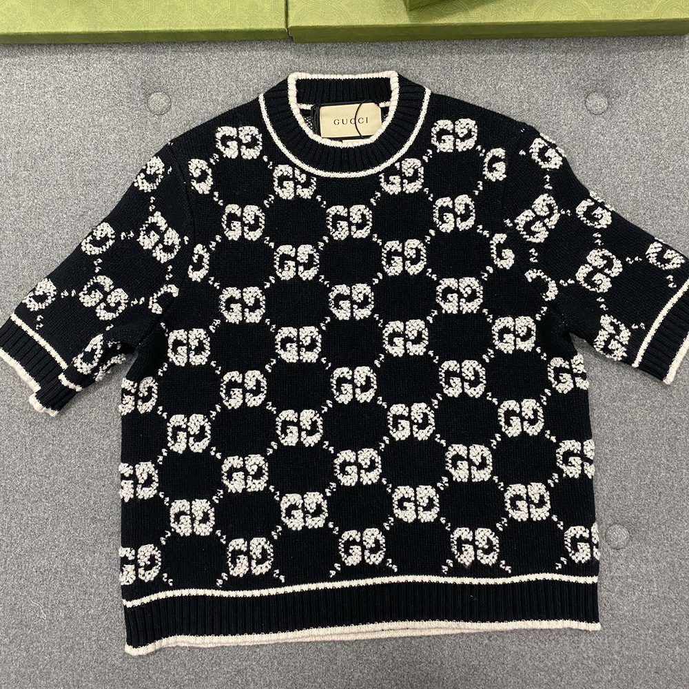 구찌 24SS 벨벳 자카드 니트 반팔