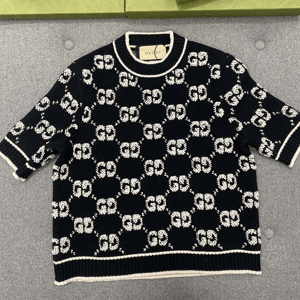 구찌 24SS 벨벳 자카드 니트 반팔