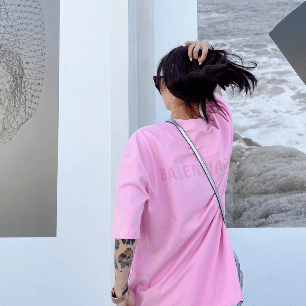 발렌시아가 24SS 스몰로고 프린팅 반팔 티셔츠