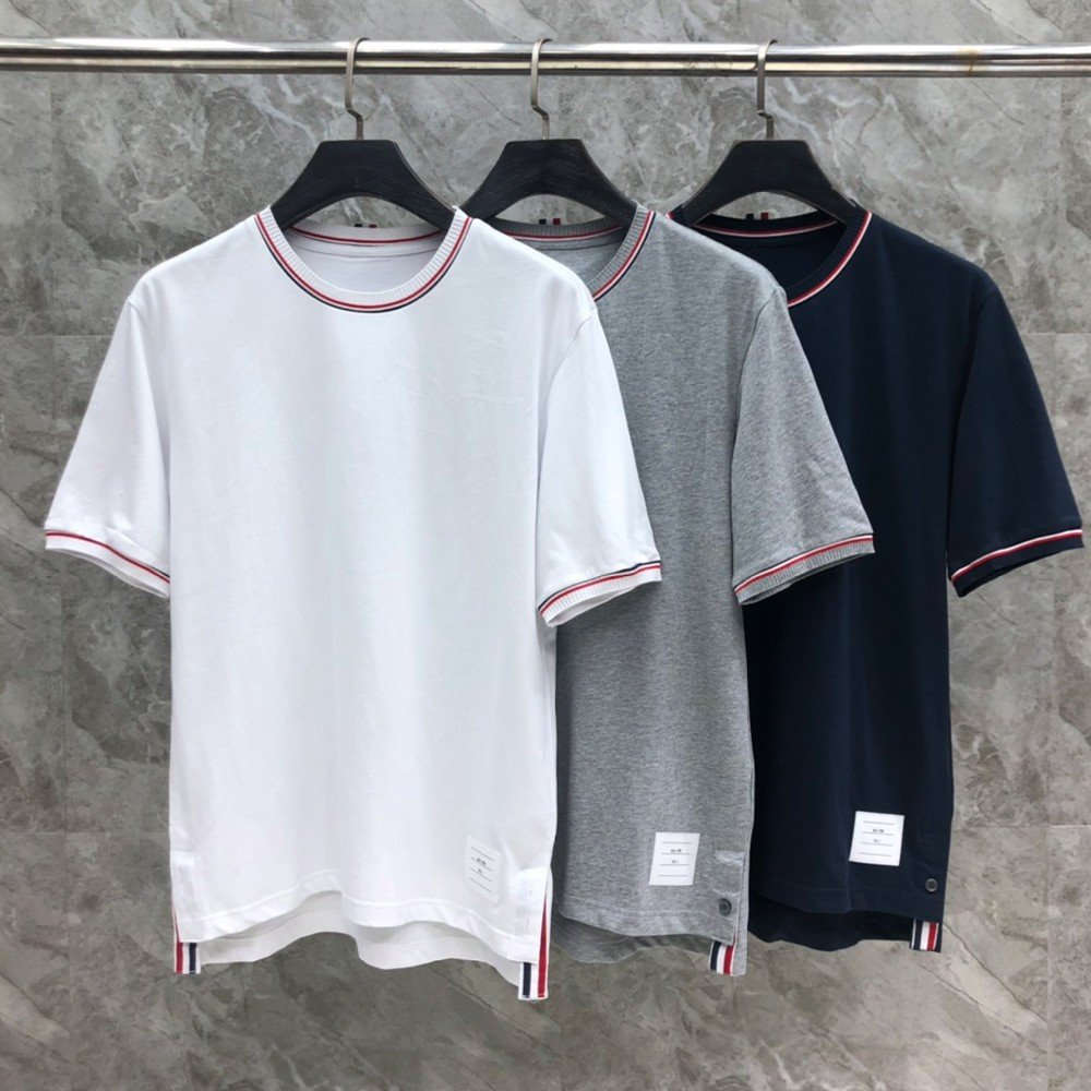 톰브라운 24SS 라운드 포인트 코튼 반팔 티셔츠