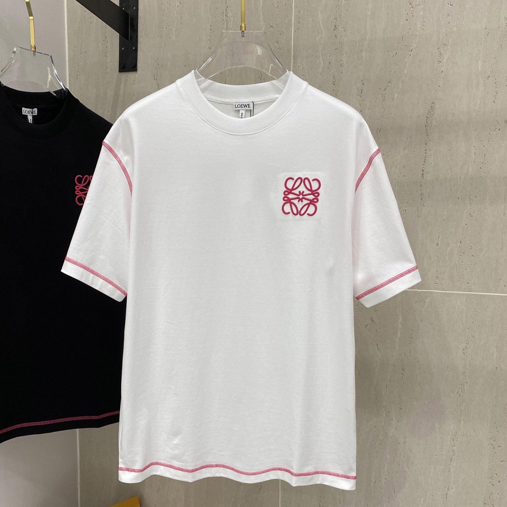 로에베 24SS 자수로고 포켓 반팔 티셔츠
