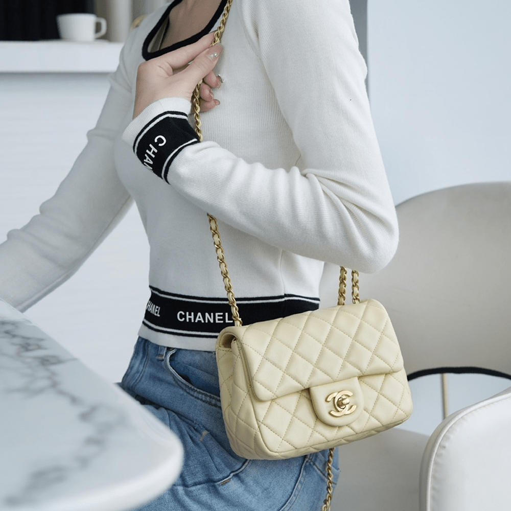 팬더샵 샤넬 메탈볼 플랩백 옐로우 금장 램스킨