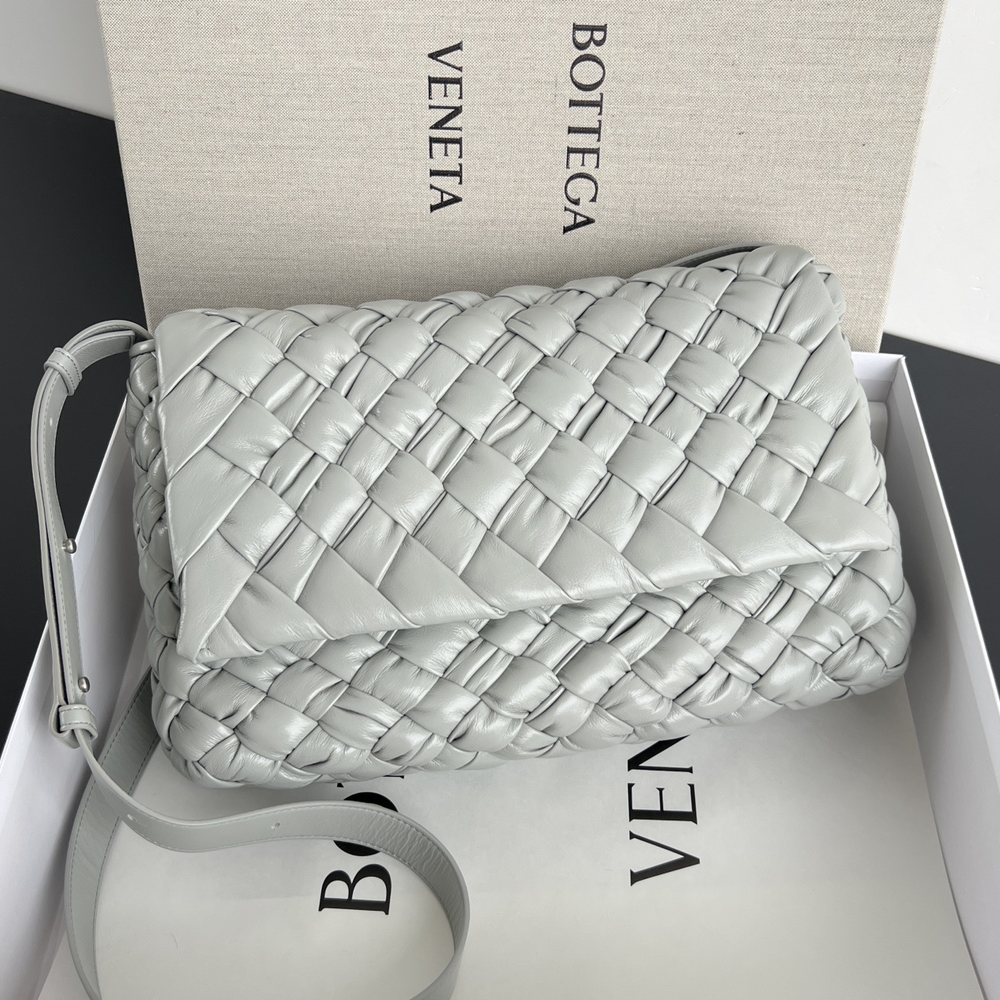 보테가베네타 럼플 메신저백 마노애쉬 776519