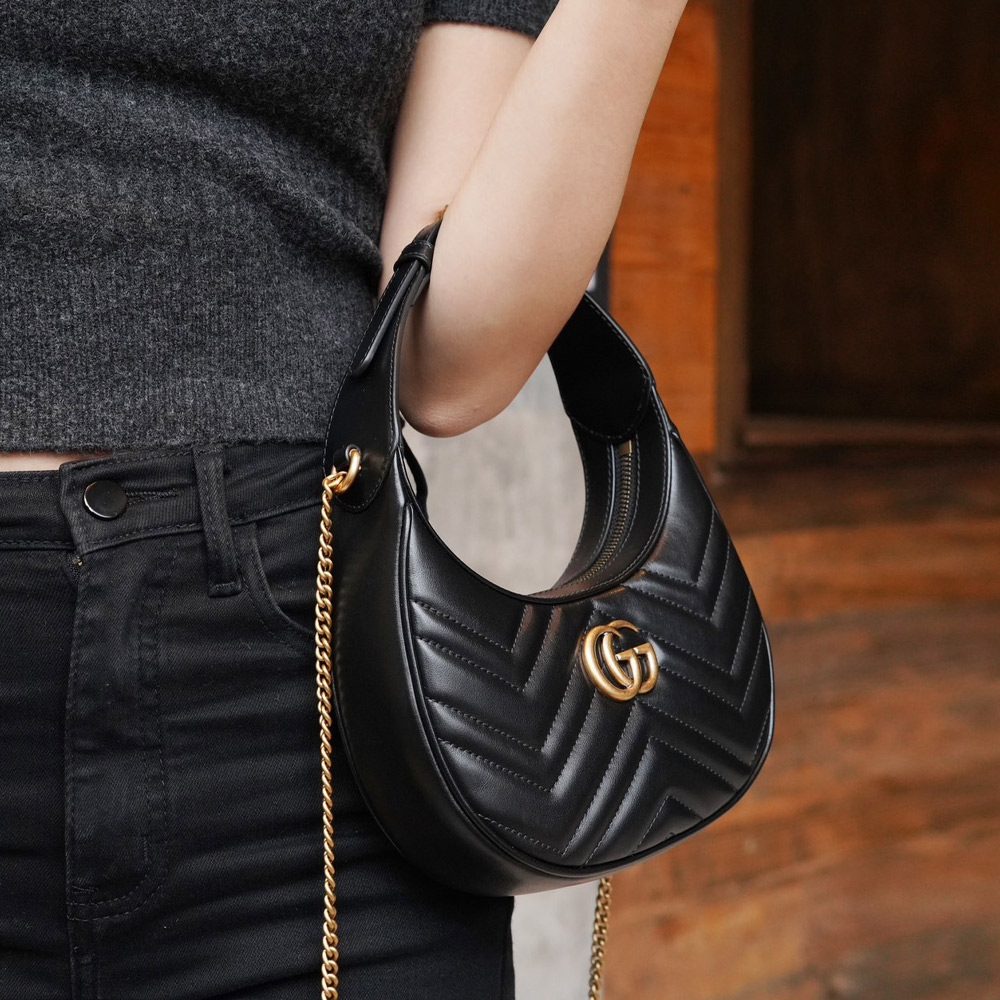 구찌 GG 마몽 레더 하프문 쉐입 미니백 블랙