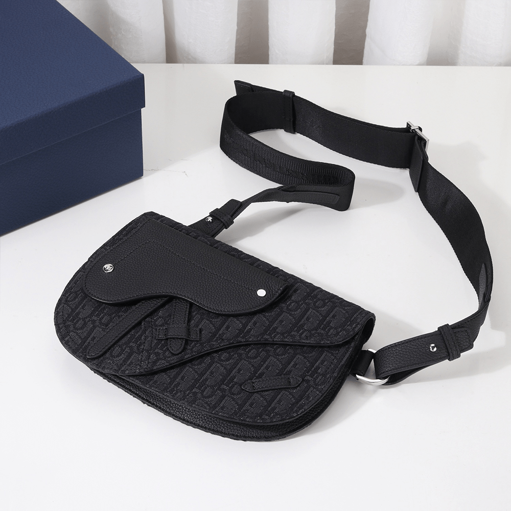 디올 오블리크 새들 파우치 블랙 1ADPO095YKY