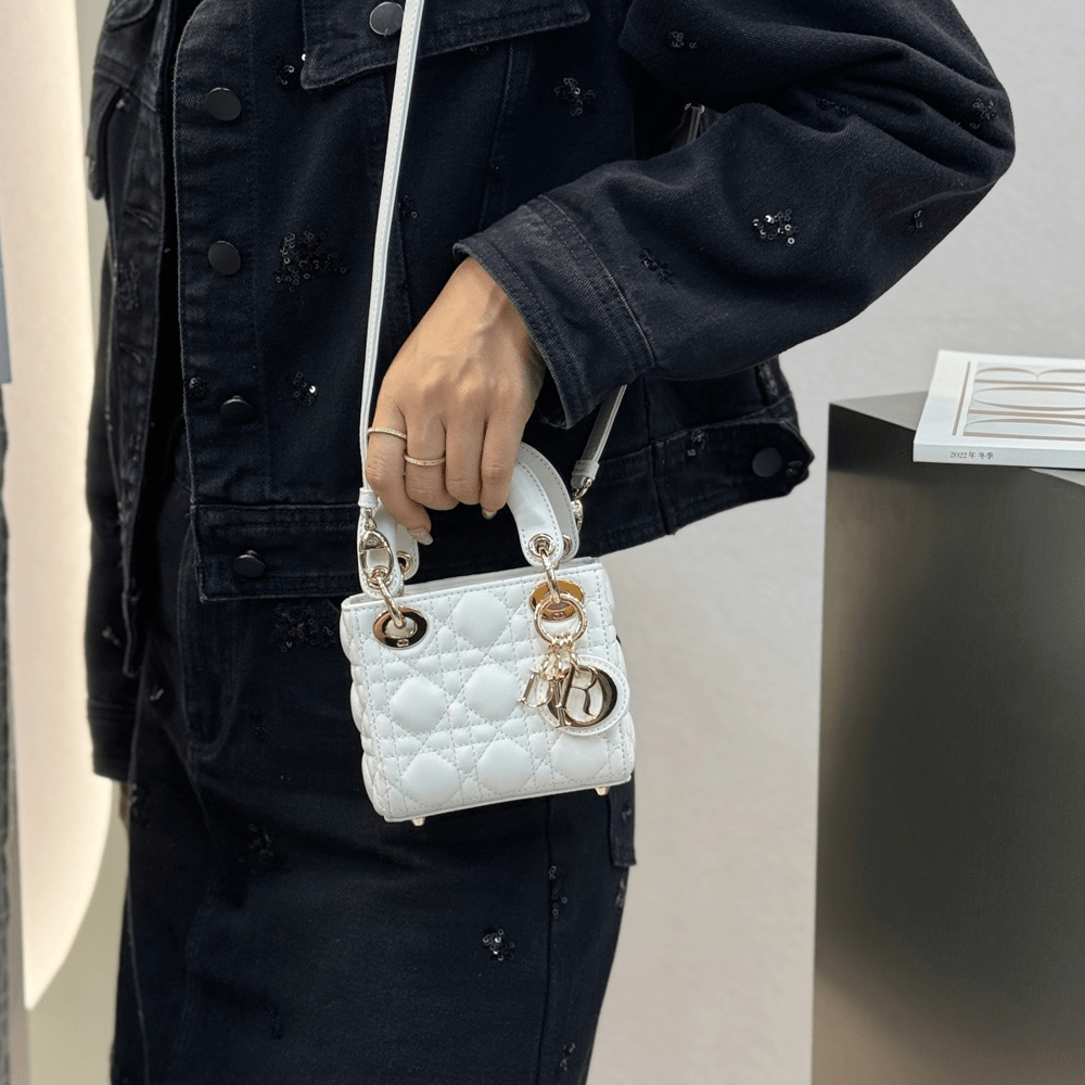 디올 레이디 디올 백 미니 까나쥬 파우더 스카이 블루