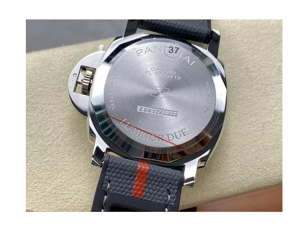 파네라이 루미노르 듀 화이트 다이얼 42mm PAM1381