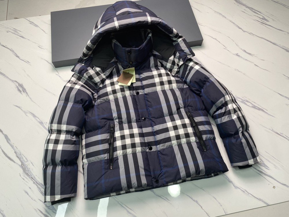 버버리 24FW 체크 퍼퍼 다운 재킷
