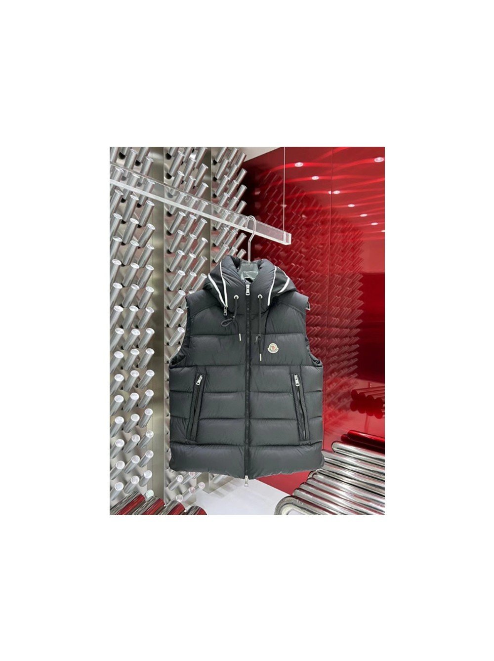 몽클레어 카르마다인 패딩조끼 (남성용)