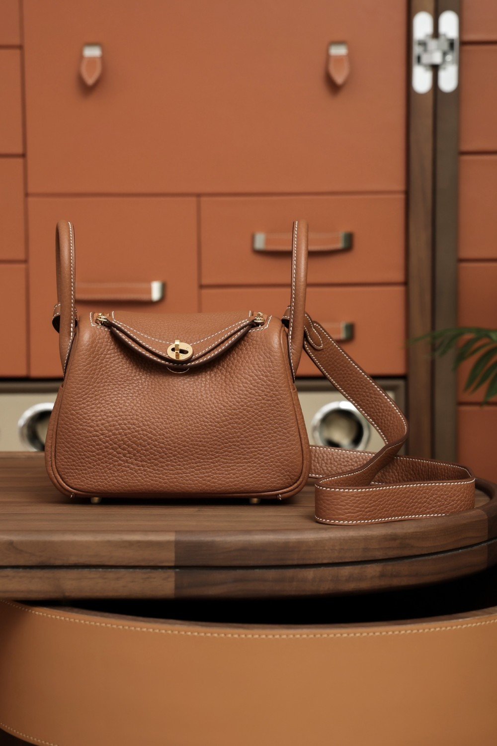 올수공 에르메스 린디 미니 백 브라운 골드 하드웨어