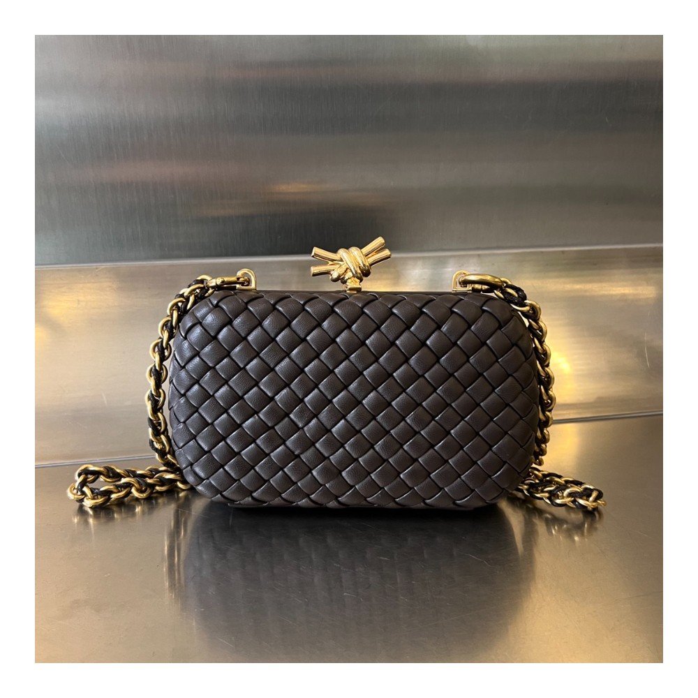 보테가베네타 Knot 양가죽 체인 백 클러치 백 776662 다크 브라운