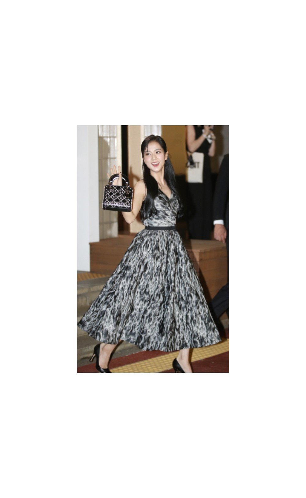 [지수 PICK] 디올 LADY DIOR 미니 백 블랙 라인 스톤 까나쥬 새틴