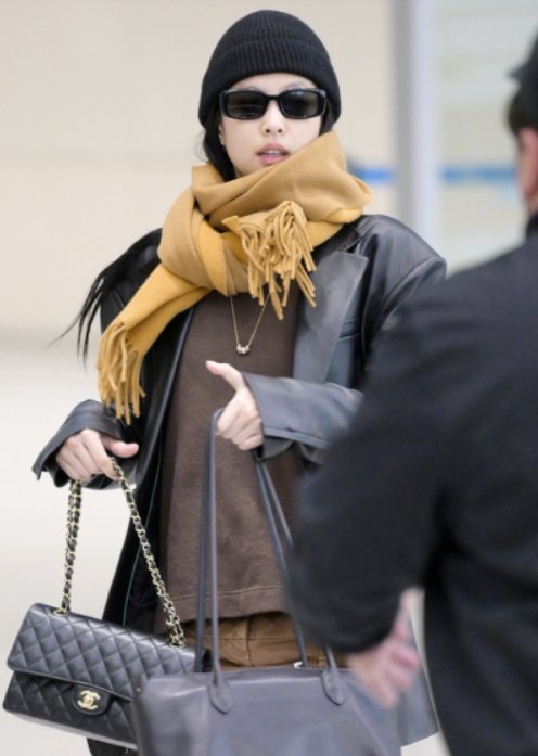 [제니 PICK] 샤넬 클래식 미디움 플랩백 램스킨 & 골드 메탈 블랙