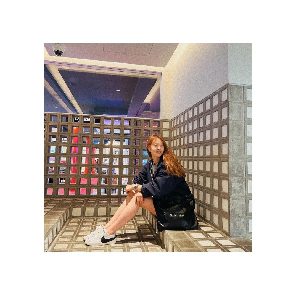 [고아라 PICK] 샤넬 22 핸드백 미디움 블랙