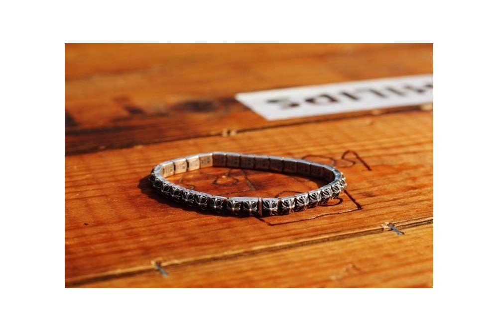 Chrome Hearts 크롬하츠 미니 제로 피라미드 팔찌