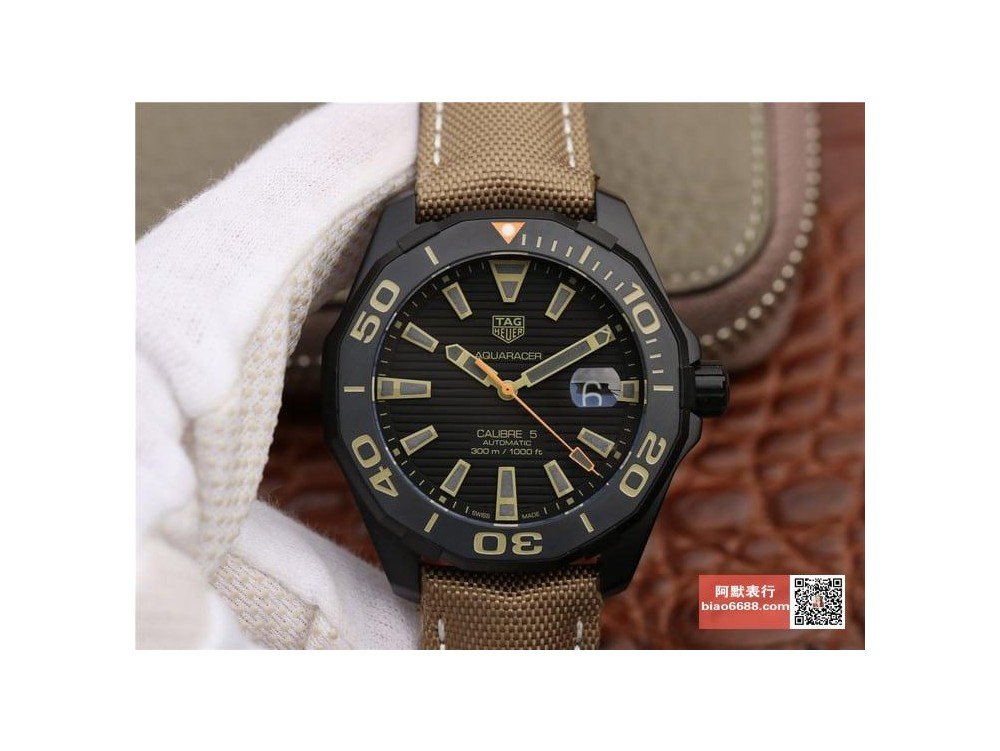 태그호이어 아쿠아레이서 세라믹 베젤 다이빙 워치 43mm WAY208C.FC6383