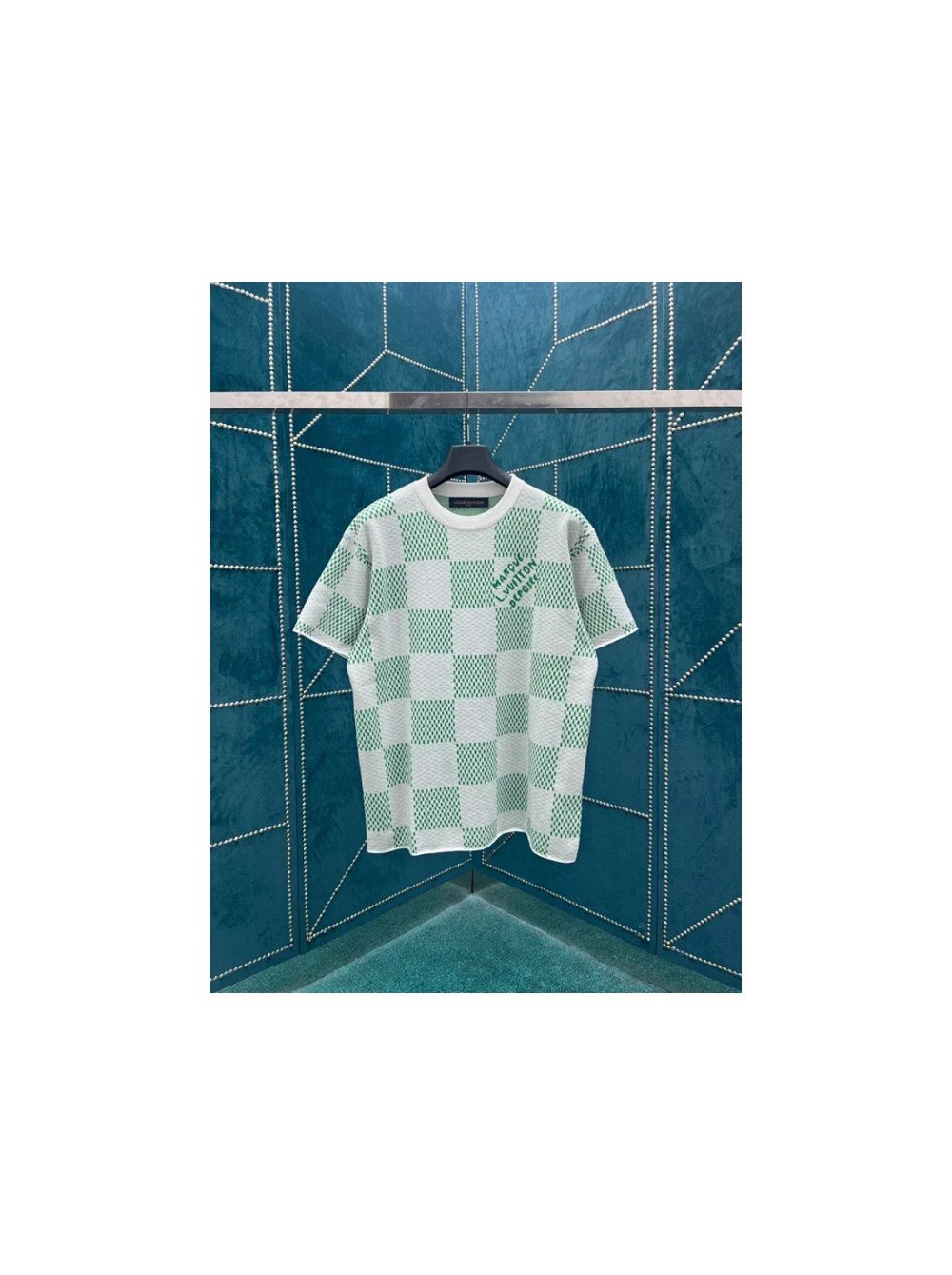 루이비통 화이트 그린 다미에 슬리브 크루넥 니트 반팔